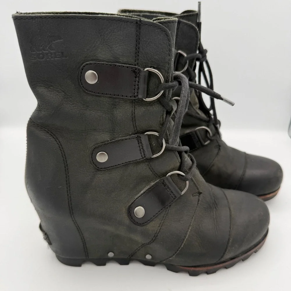 Sorel gently used